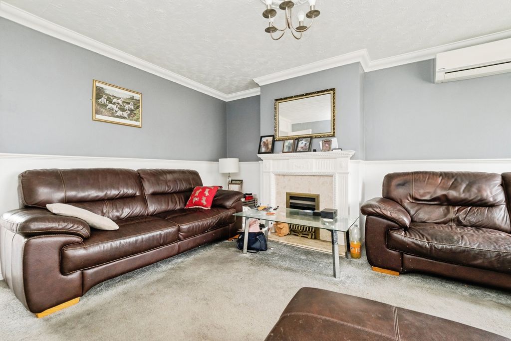 Property photo 3 of 16 Pbox-Img.Jpg