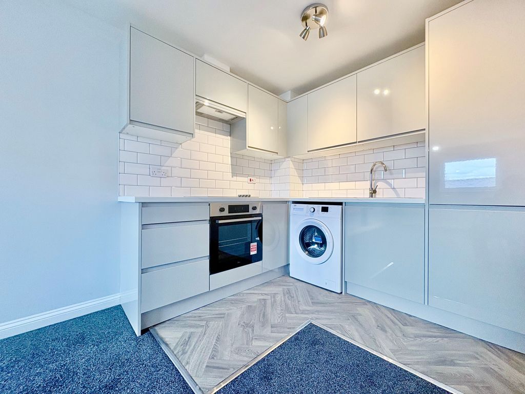 Property photo 2 of 8 Bathroom