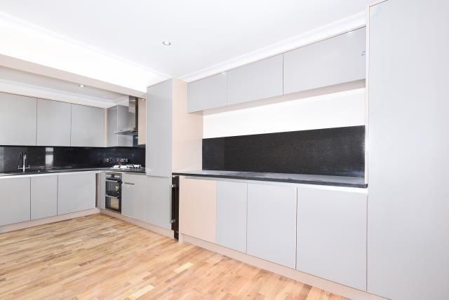 Property photo 2 of 10 Kitchen.