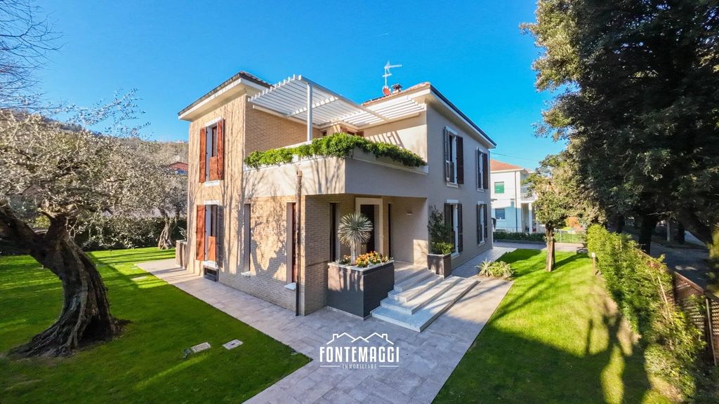 Property photo 1 of 30