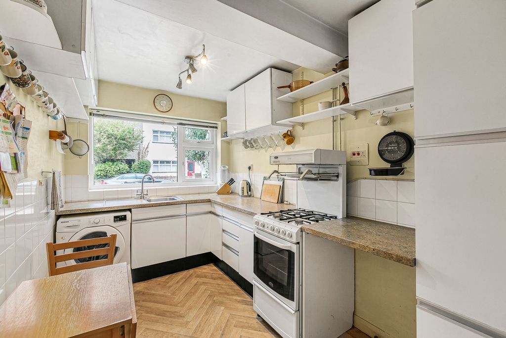 Property photo 3 of 15 Kitchen