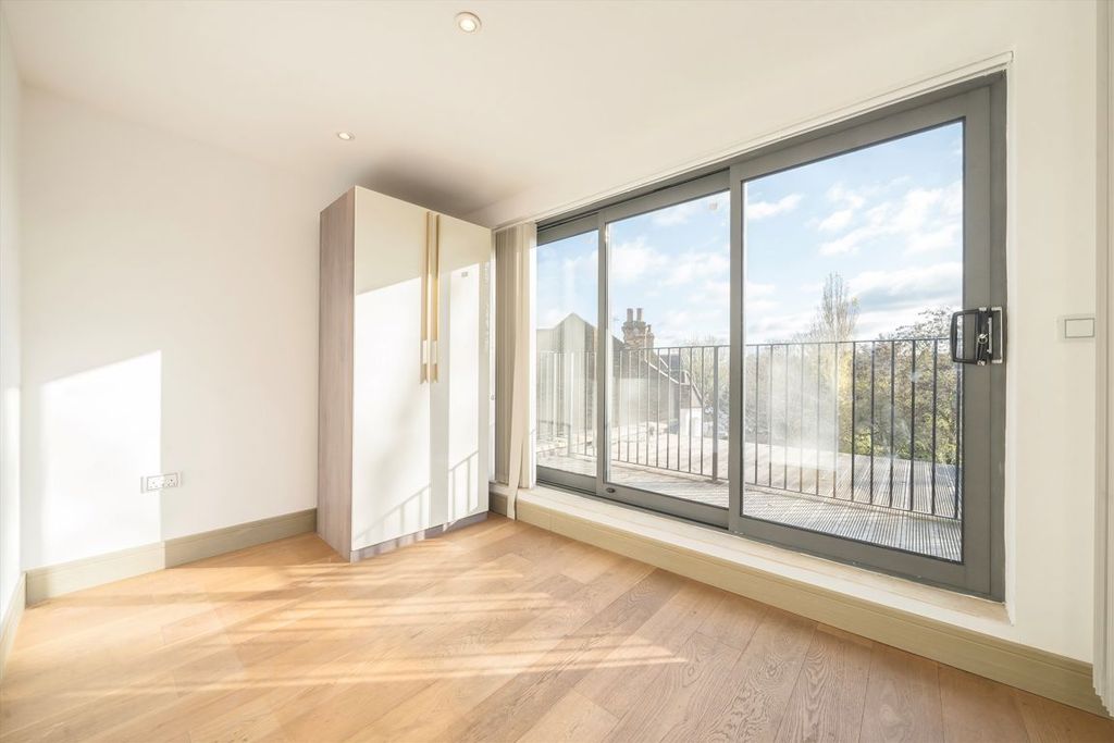 Property photo 3 of 5