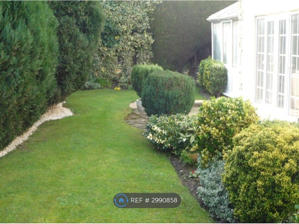 Property photo 2 of 20 Mature Gardens