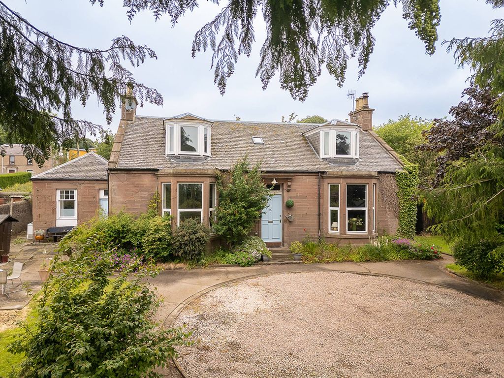 Property photo 1 of 40