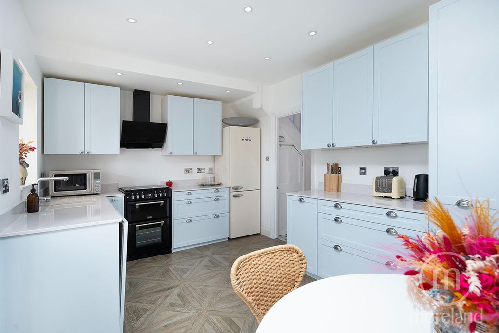 Property photo 3 of 14 4803435