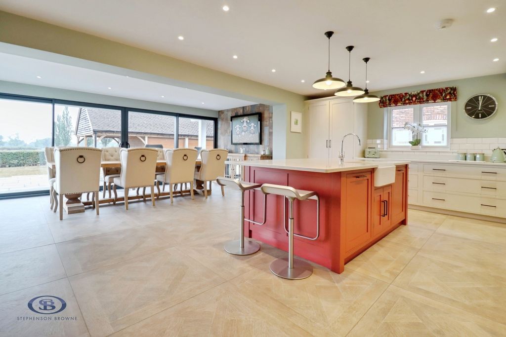 Property photo 3 of 48 Pbox-Img.Jpg