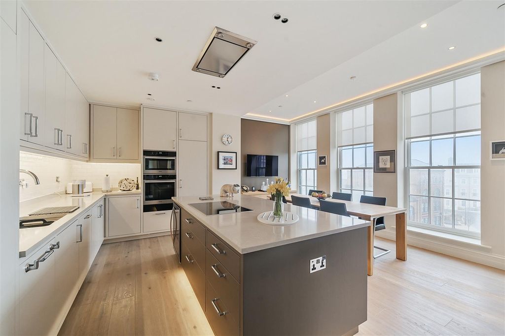 Property photo 2 of 29 Kitchen