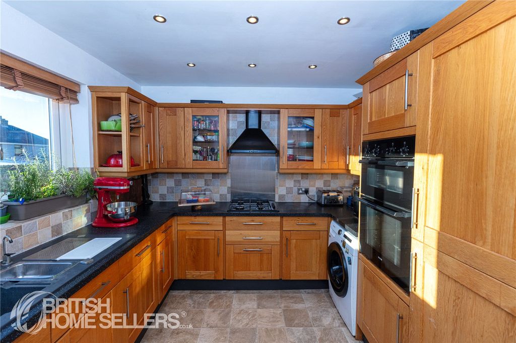 Property photo 2 of 21 Picture No. 10