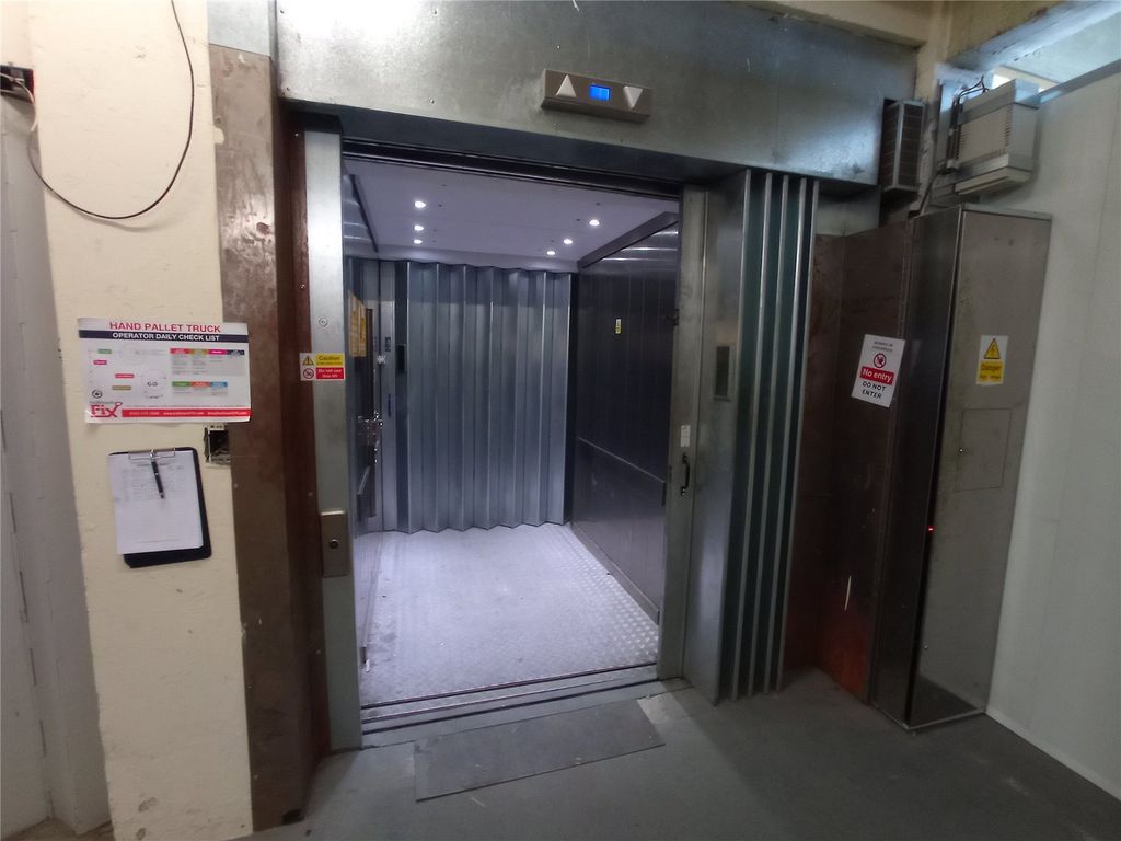 Property photo 2 of 4 Picture No. 04