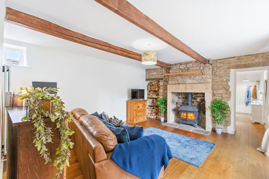 Property photo 3 of 18