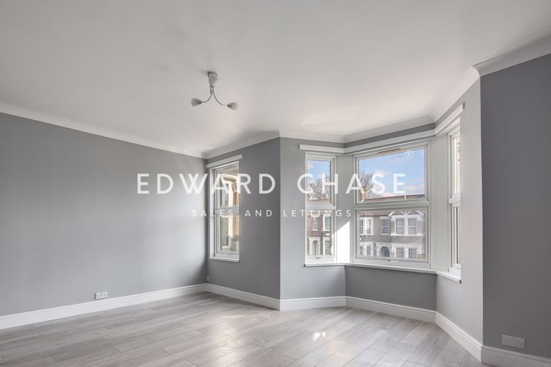 Property photo 3 of 12 Photo 8