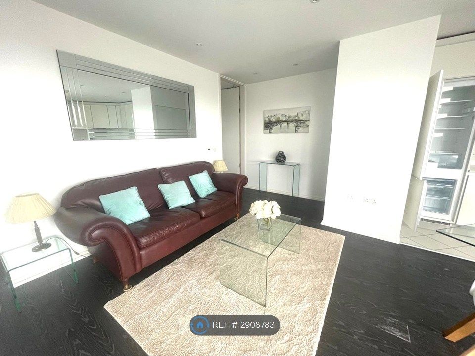 Property photo 3 of 22 Lounge