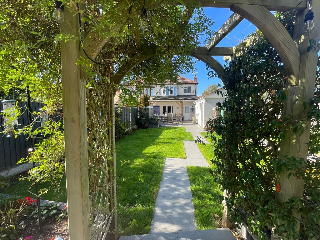 Property photo 2 of 28 1c879F87-50A5-4F29-B456-9F66F1335140