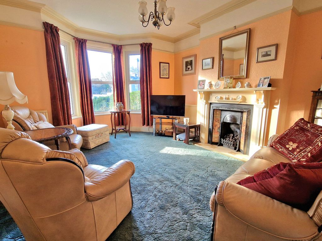 Property photo 3 of 20