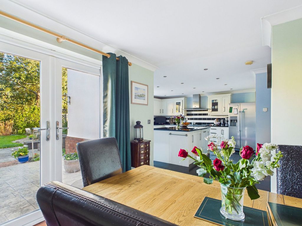 Property photo 2 of 23