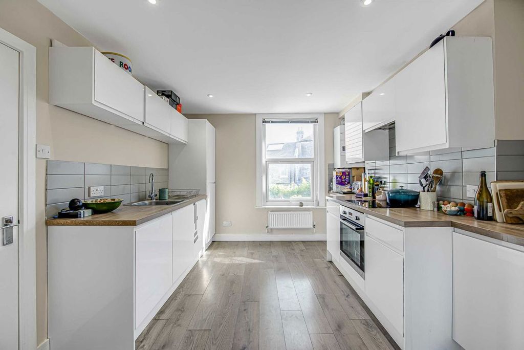 Property photo 2 of 5