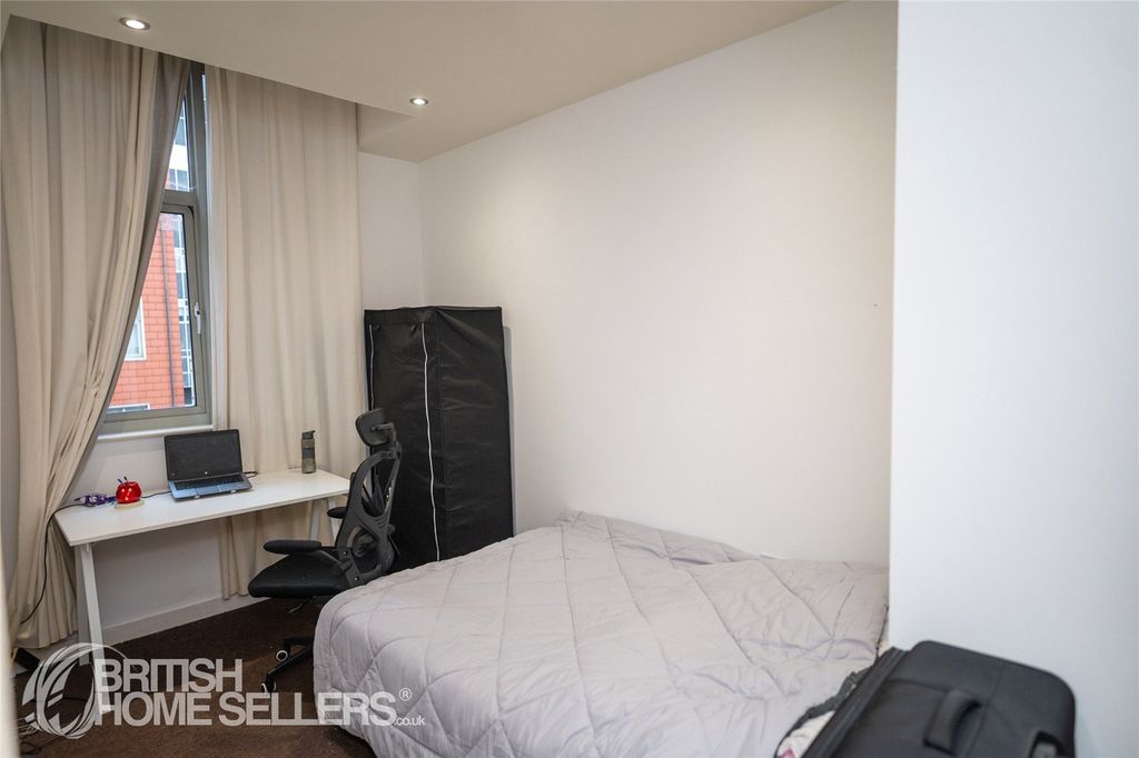 Property photo 3 of 7 Picture No. 06