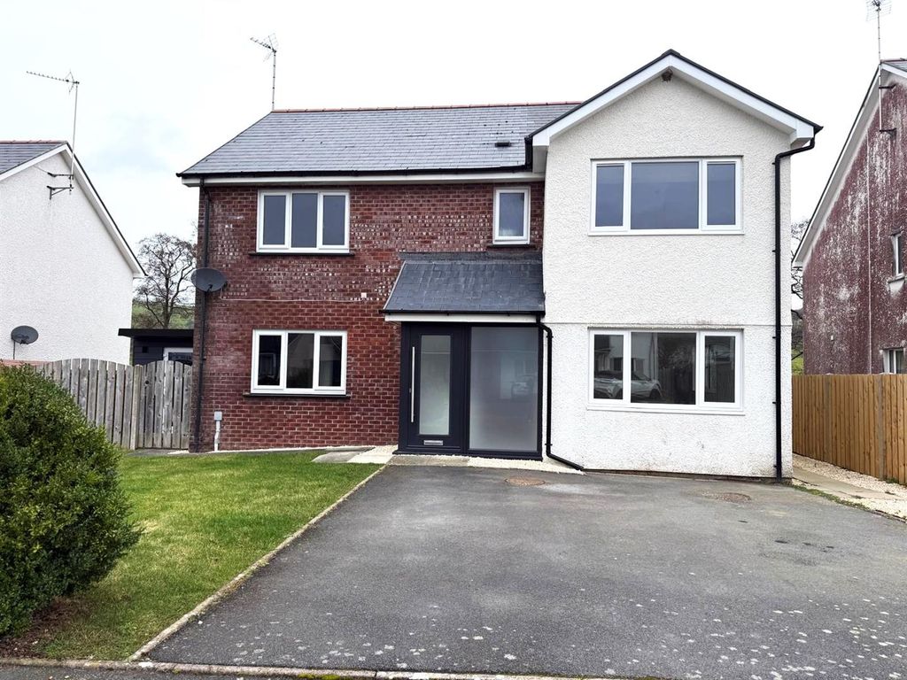 Property photo 1 of 19 Front1.Jpg