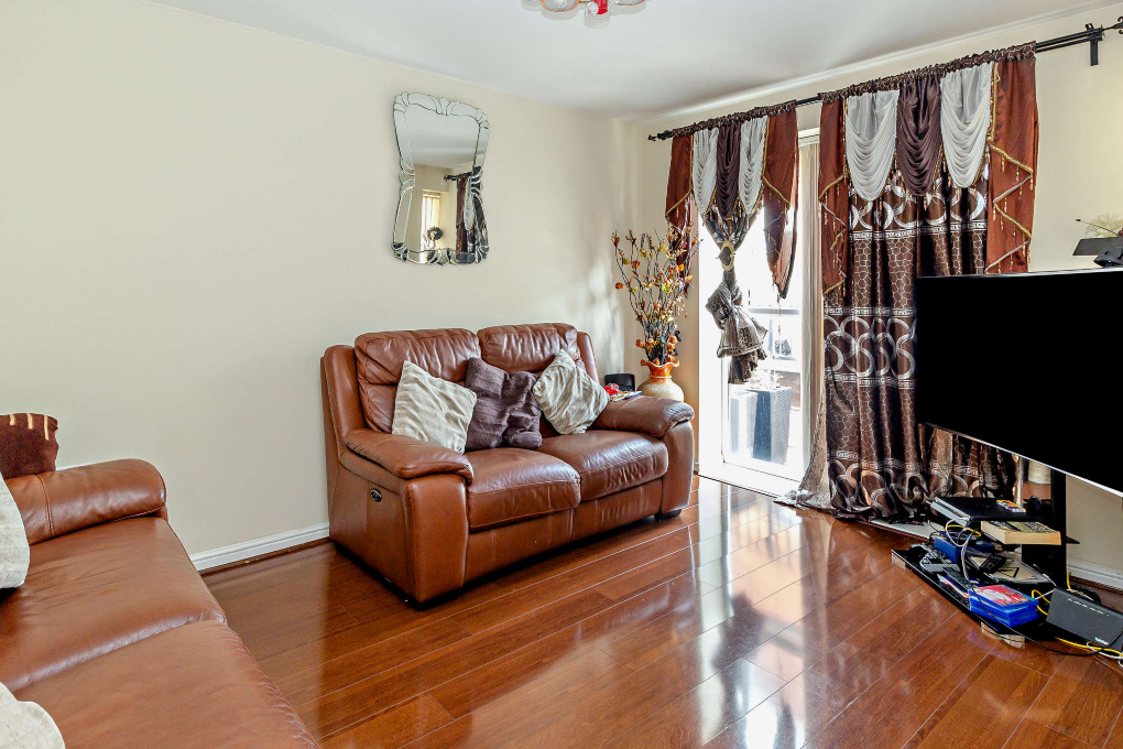 Property photo 2 of 11
