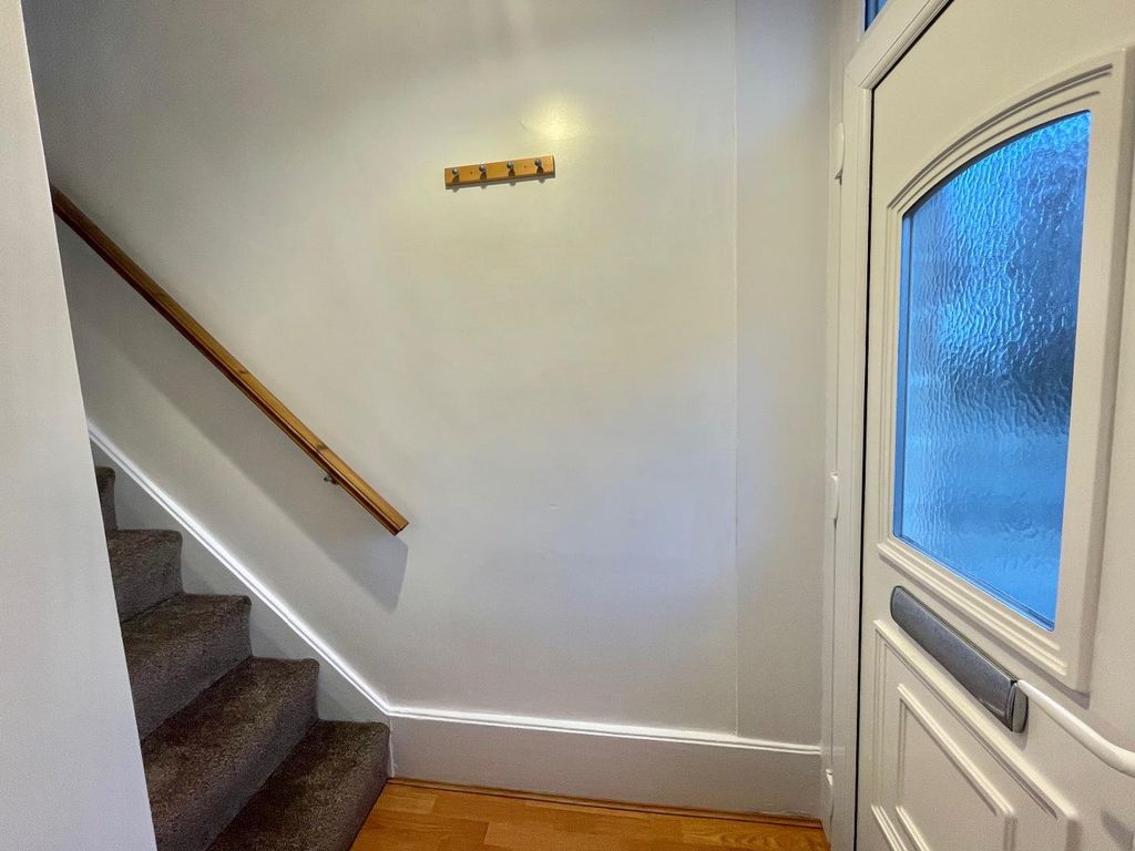 Property photo 2 of 12 Hallway