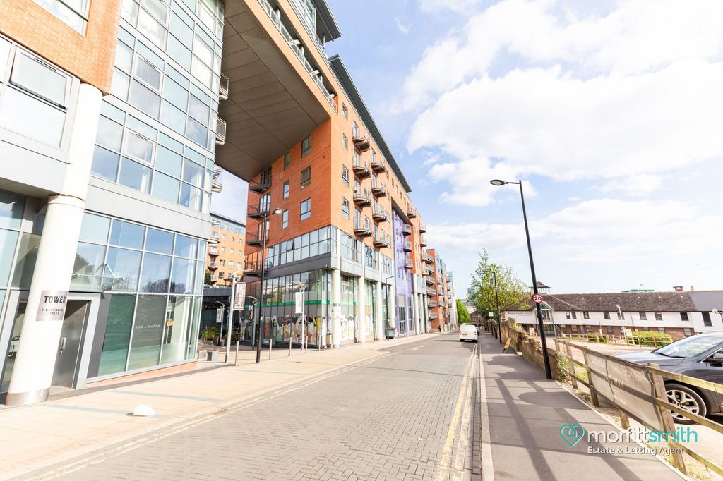 Property photo 2 of 13