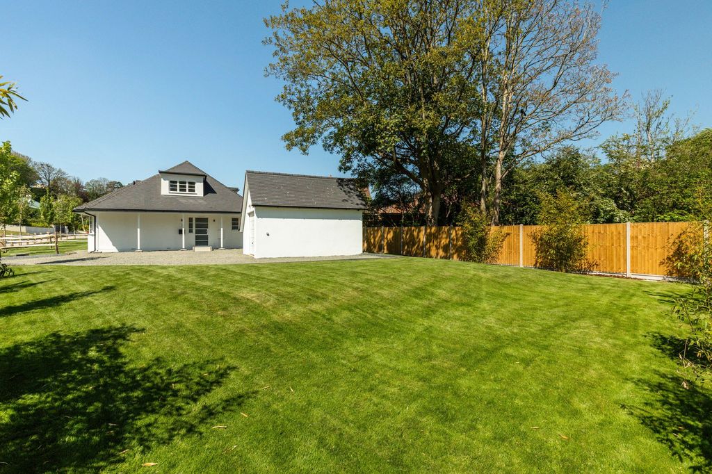 Property photo 2 of 23