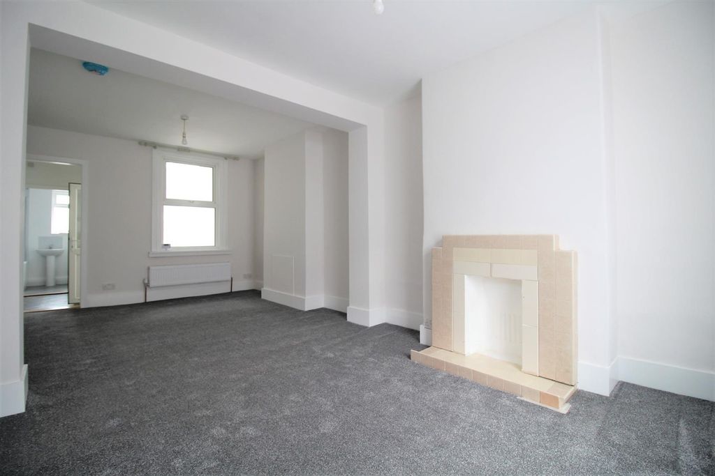 Property photo 3 of 16 Img_8967.Jpg