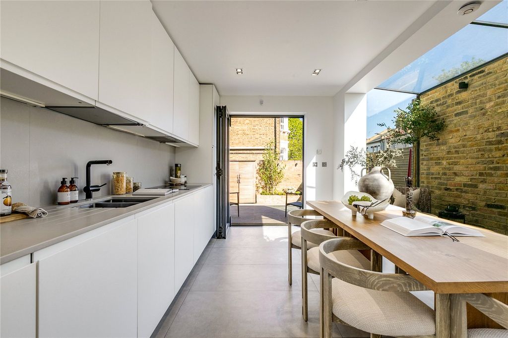 Property photo 2 of 19 Picture No. 09