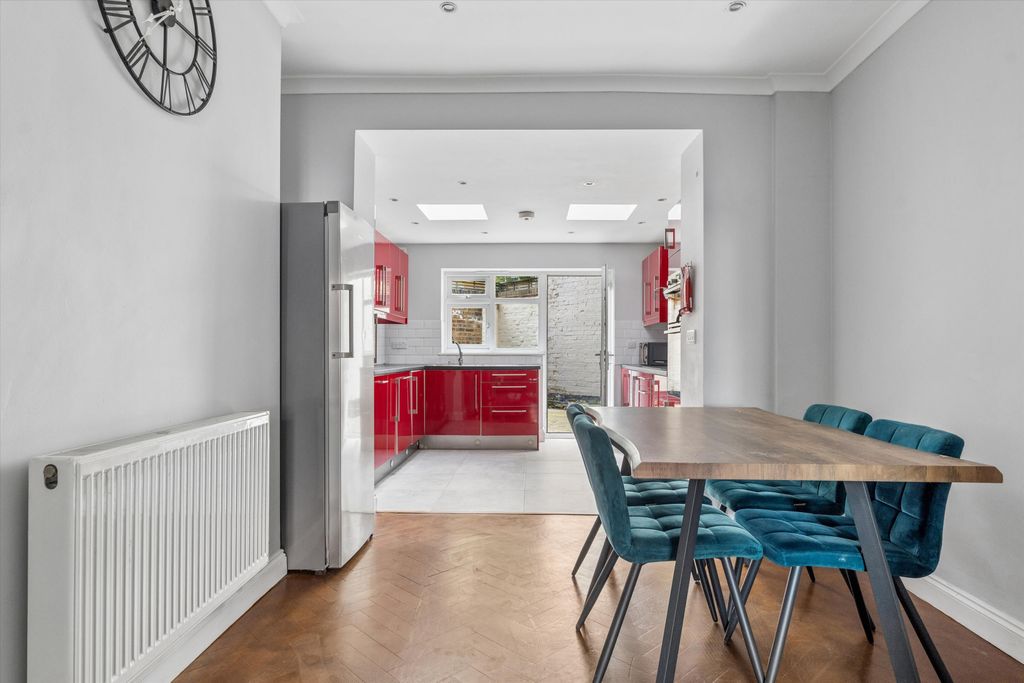 Property photo 3 of 21 Image