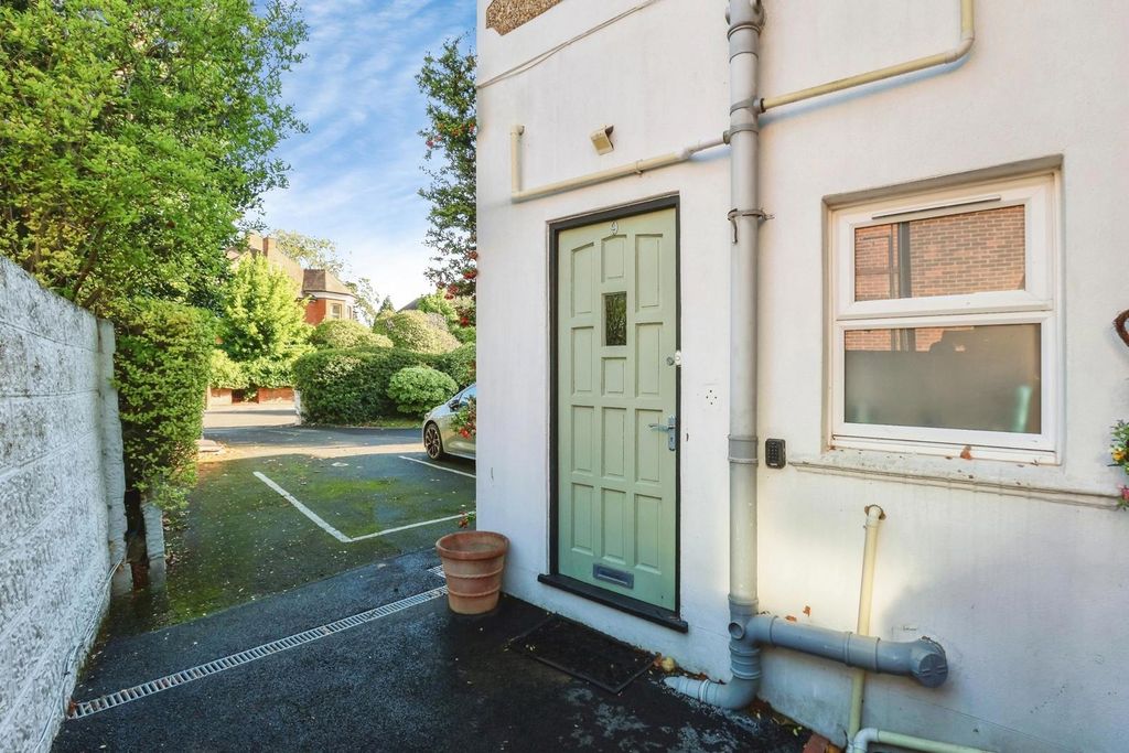 Property photo 2 of 17 Pbox-Img.Jpg