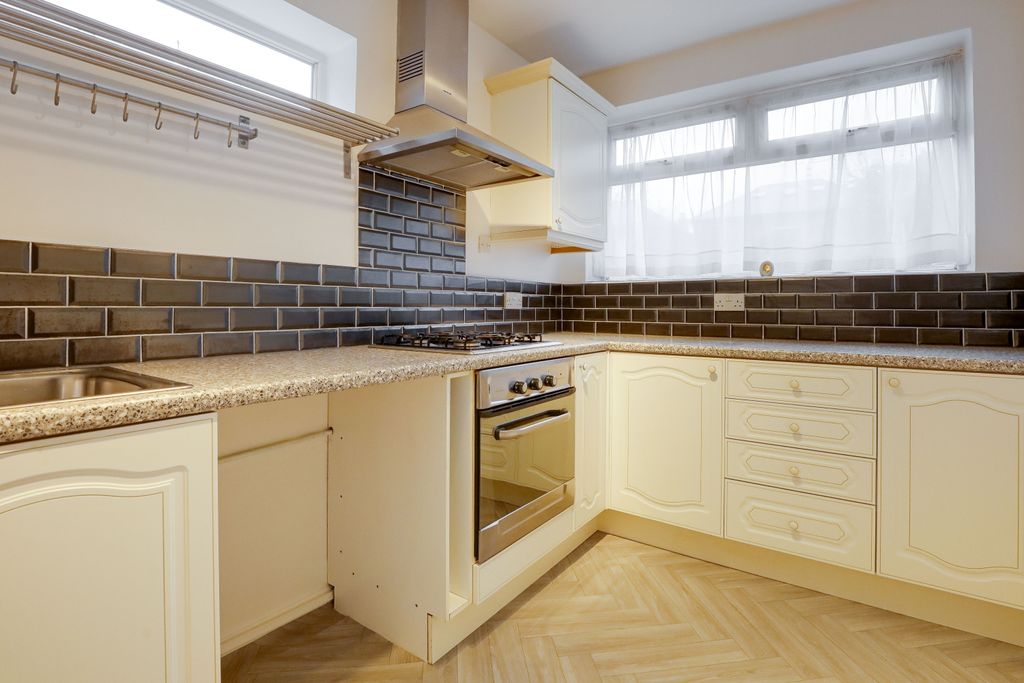 Property photo 2 of 18 Raw_16