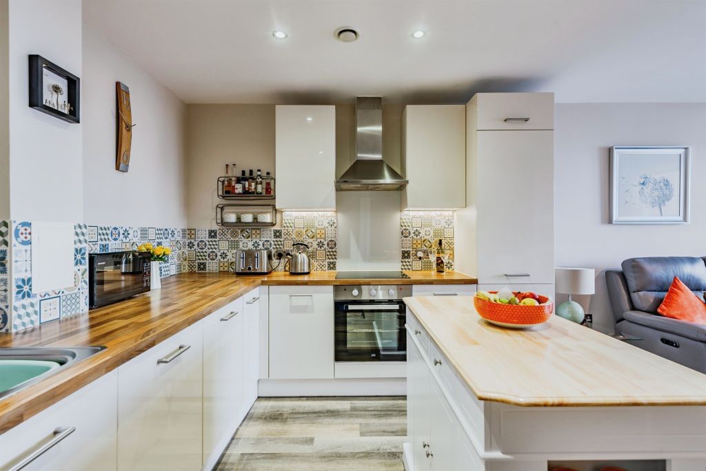 Property photo 2 of 9