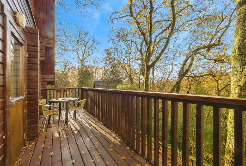 Property photo 2 of 17 Balcony