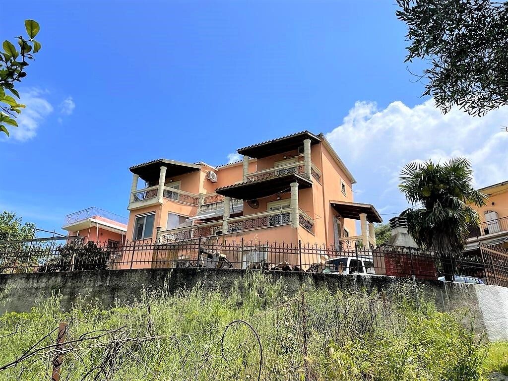 Property photo 1 of 40