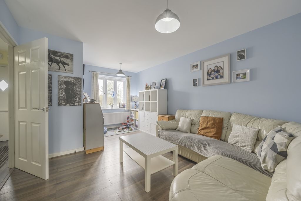 Property photo 3 of 11 Dsc_2561Hdr-Edit