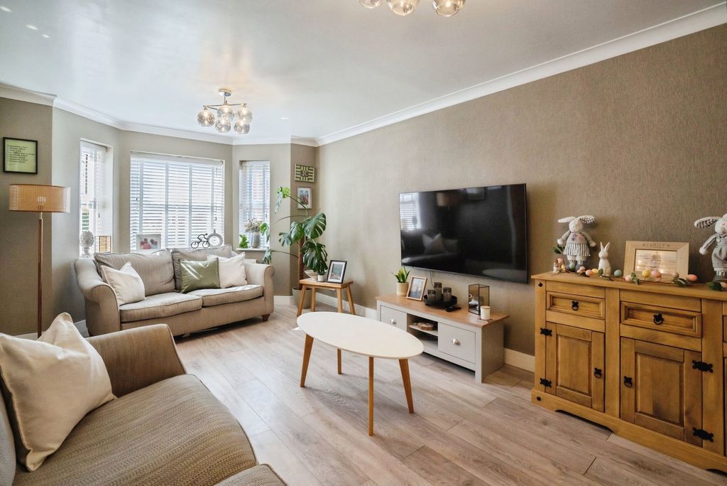 Property photo 3 of 36