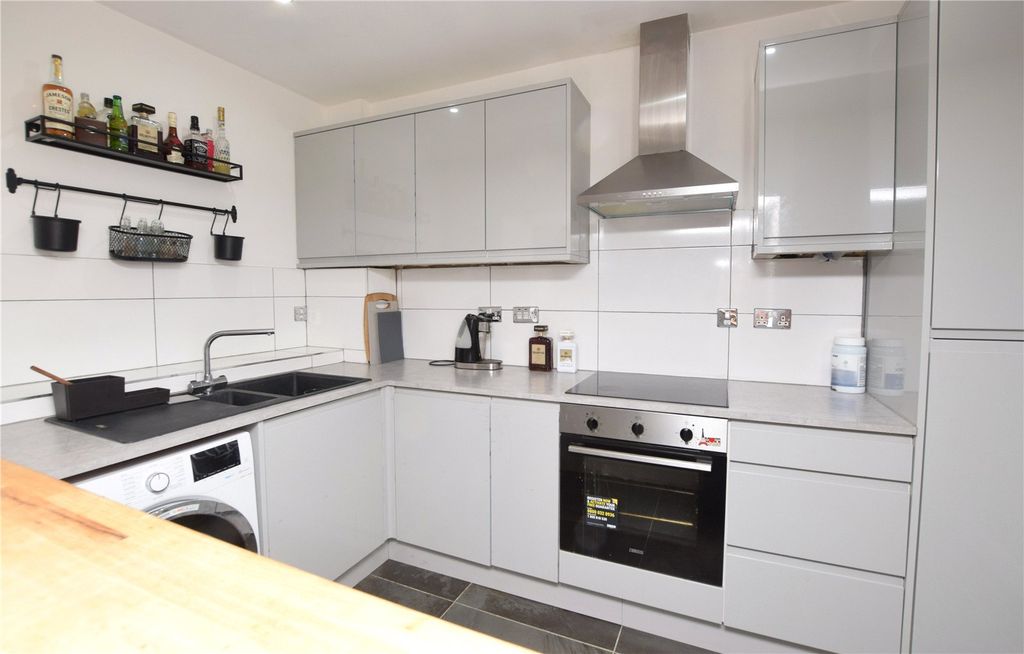 Property photo 2 of 10 Picture No. 04