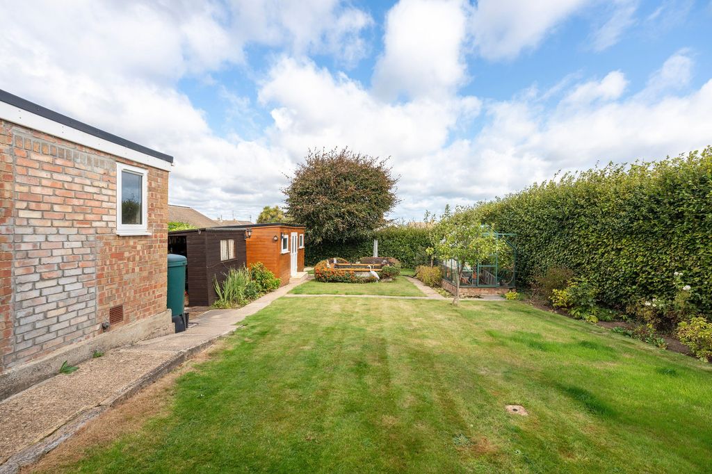 Property photo 2 of 26