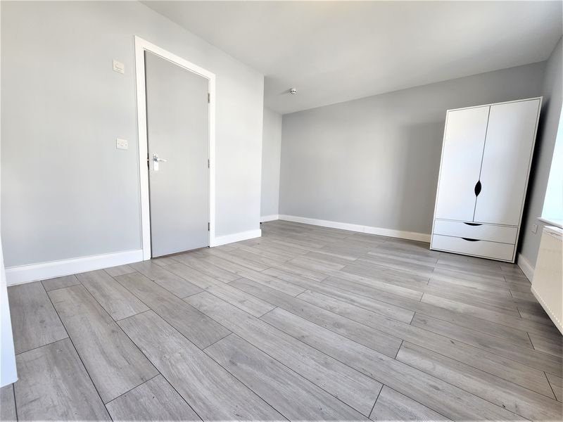 Property photo 3 of 6 Photo 10