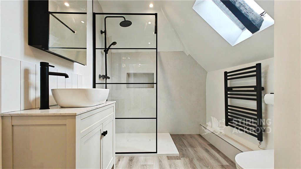 Property photo 2 of 4 Bathroom