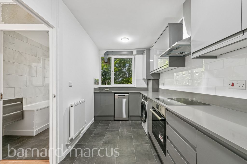 Property photo 1 of 8 Kitchen