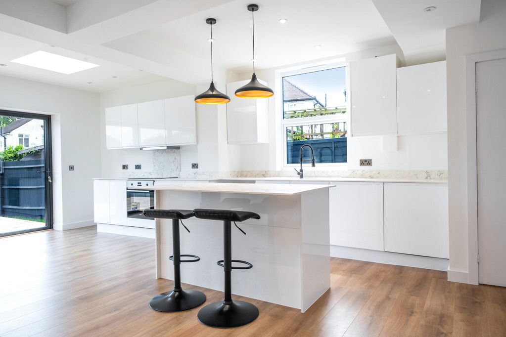 Property photo 2 of 18 Kitchen