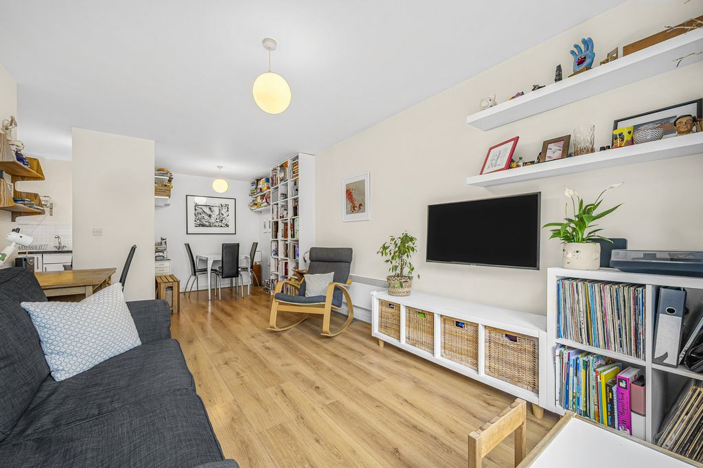 Property photo 2 of 9