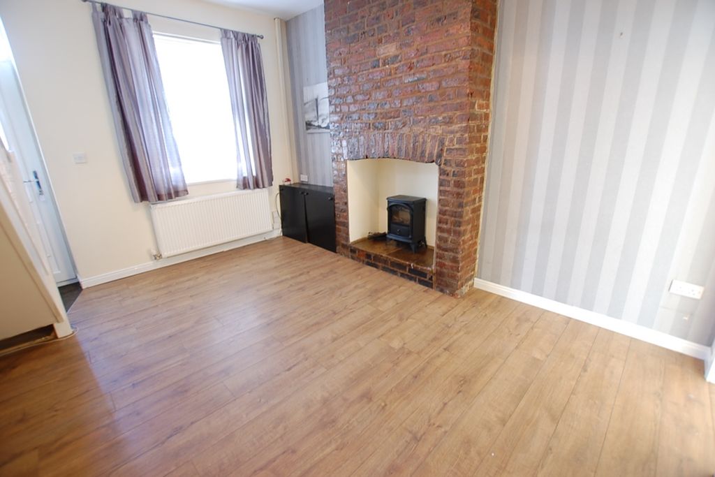 Property photo 2 of 11 Lounge