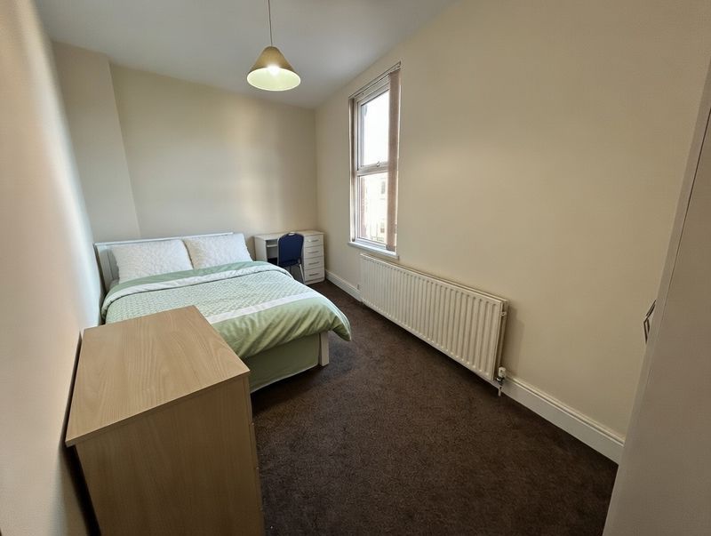 Property photo 3 of 9 Photo 1