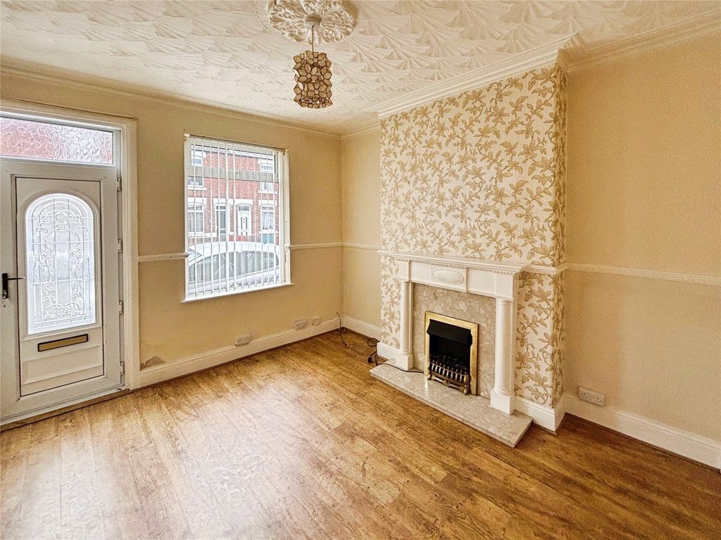 Property photo 2 of 11 Lounge