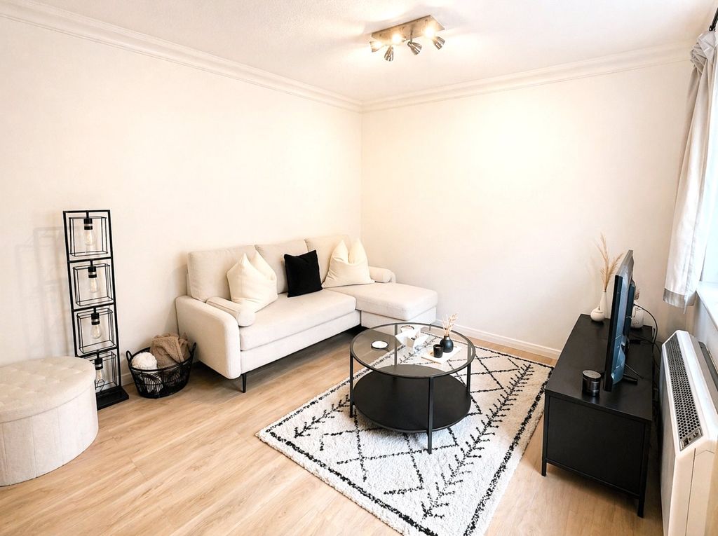 Property photo 3 of 5 Picture No. 28