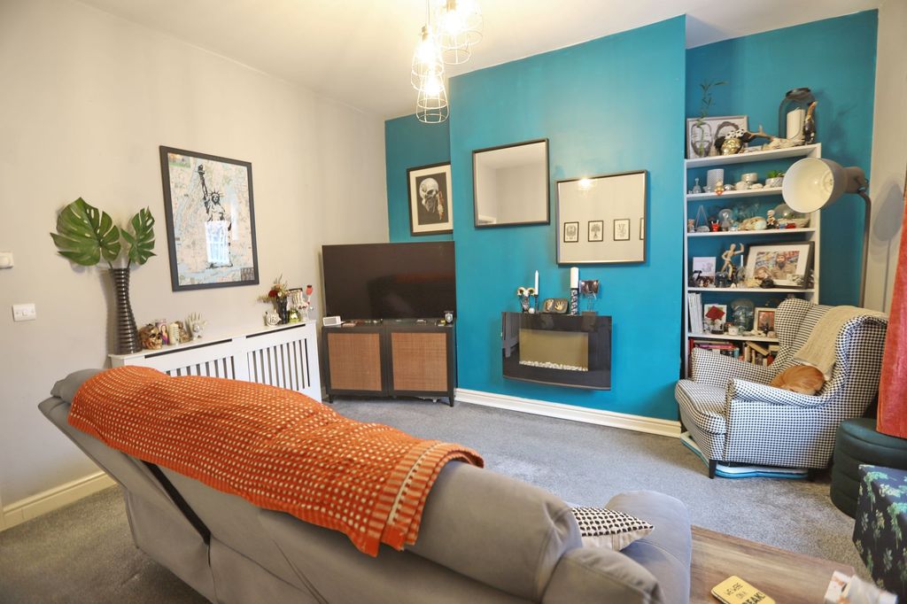 Property photo 3 of 15