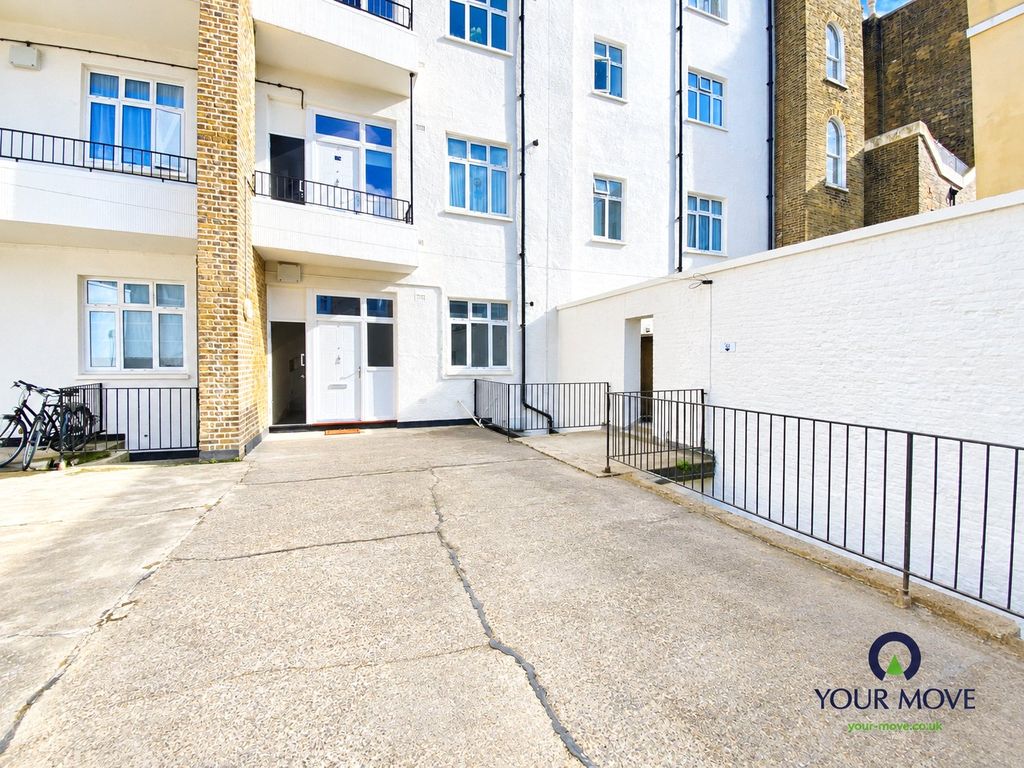 Property photo 2 of 10 Picture No. 28