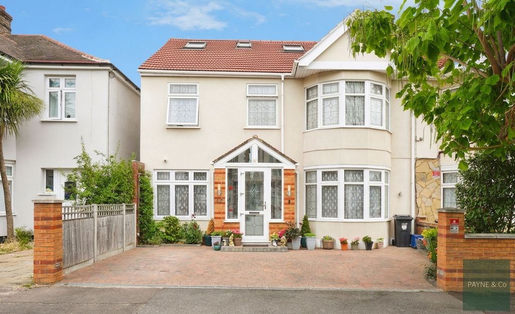 Property photo 1 of 31